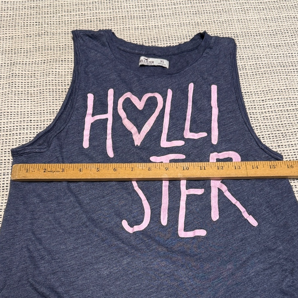 🔥🔥5/$25! Hollister Navy Gray Sleeveless Tank Top with Pink Heart Logo - Picture 5 of 5